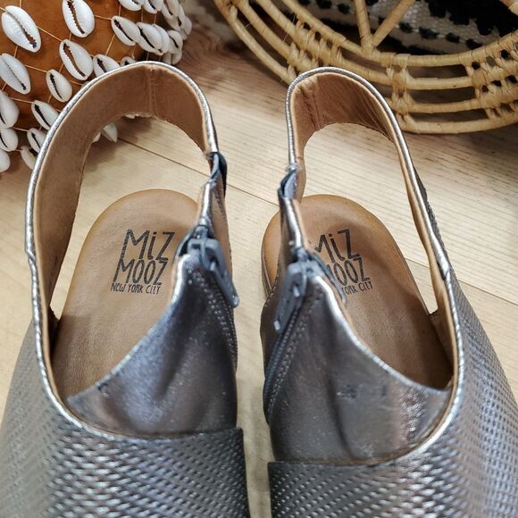 Miz Mooz Women's 10.5-11 WIDE /42 Darcie Pewter Sandal Leather Zip Textured Stud - Picture 10 of 13